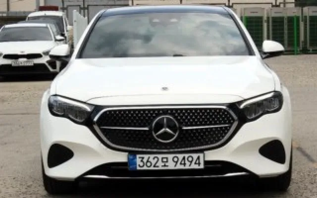 인천중고차매매단지 E-클래스 W214 E200 매물 사진 9 - 2025/12 6,070km